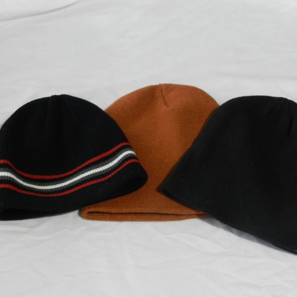 Beanie Bundle, 3 knit beanies in black, rust and reversible black/white/grey/red - Picture 1 of 10